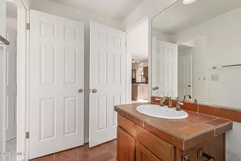 Bath - 3631 E Lavender Ln, Phoenix, AZ 85044 photo 2 of 5
