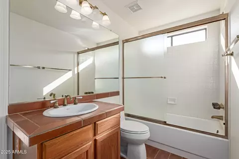 Bath - 3631 E Lavender Ln, Phoenix, AZ 85044 photo 1 of 5