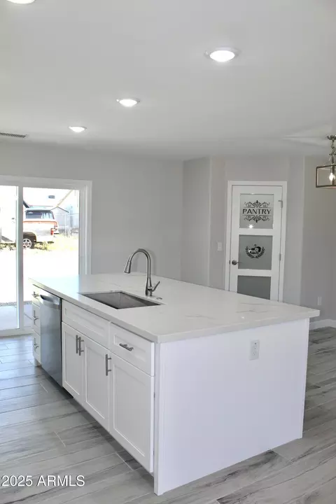 Kitchen - 20134 E Lakeside Rd, Mayer, AZ 86333 photo 2 of 5