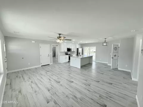 Living - 20134 E Lakeside Rd, Mayer, AZ 86333 photo 2 of 2