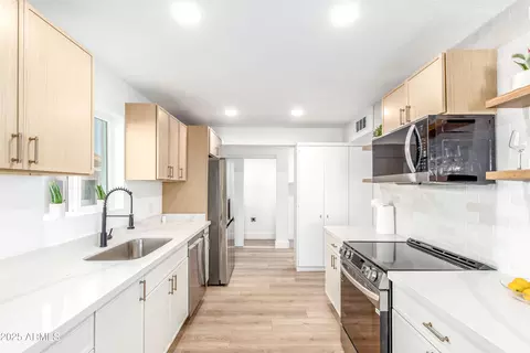 Kitchen - 1048 E 2nd Pl, Mesa, AZ 85203 photo 1 of 2