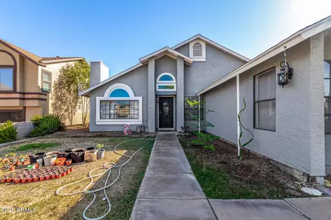 Exterior - 1007 N Palm St, Gilbert, AZ 85234 photo 5 of 9