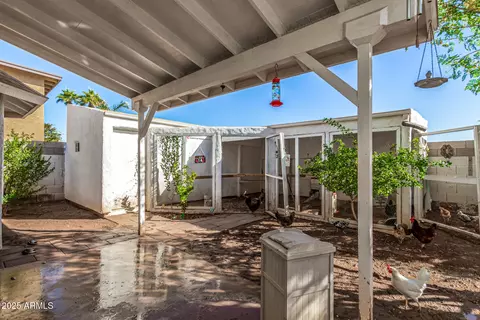 Exterior - 1007 N Palm St, Gilbert, AZ 85234 photo 7 of 9