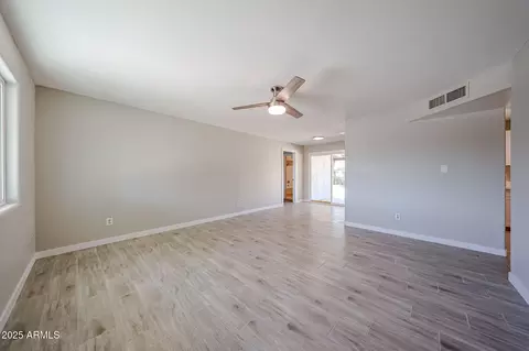 Living - 4425 N 70th Ave, Phoenix, AZ 85033 photo 2 of 3