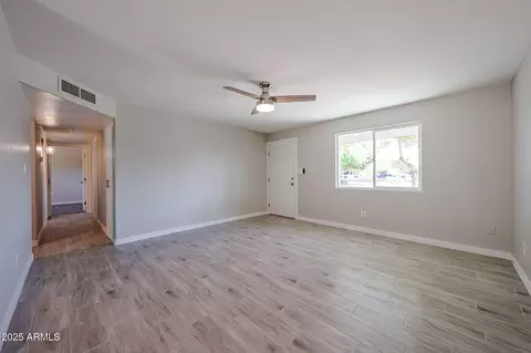 Living - 4425 N 70th Ave, Phoenix, AZ 85033 photo 1 of 3