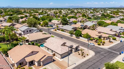 View/Area - 994 S Oak St, Gilbert, AZ 85233 photo 3 of 9