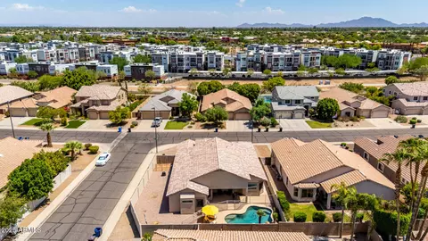 View/Area - 994 S Oak St, Gilbert, AZ 85233 photo 5 of 9