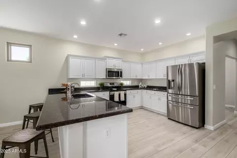 Kitchen - 994 S Oak St, Gilbert, AZ 85233 photo 1 of 4