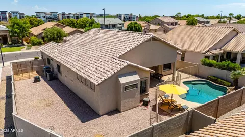 View/Area - 994 S Oak St, Gilbert, AZ 85233 photo 8 of 9