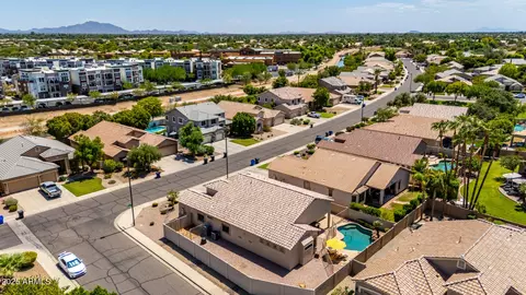 View/Area - 994 S Oak St, Gilbert, AZ 85233 photo 6 of 9