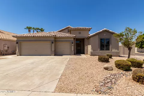 Exterior - 994 S Oak St, Gilbert, AZ 85233 photo 2 of 10