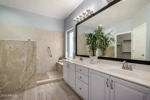 Bath - 994 S Oak St, Gilbert, AZ 85233 photo 1 of 4