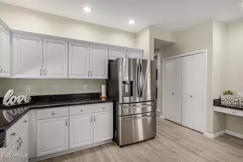 Kitchen - 994 S Oak St, Gilbert, AZ 85233 photo 2 of 4
