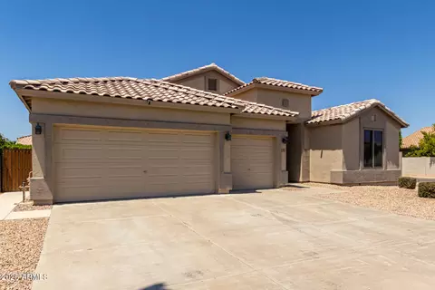 Exterior - 994 S Oak St, Gilbert, AZ 85233 photo 3 of 10