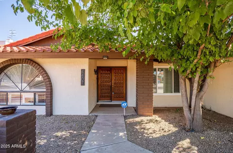 Exterior - 4407 E Le Marche Ave, Phoenix, AZ 85032 photo 1 of 6