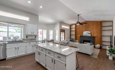 Kitchen - 4407 E Le Marche Ave, Phoenix, AZ 85032 photo 5 of 5