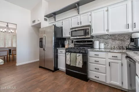 Kitchen - 4407 E Le Marche Ave, Phoenix, AZ 85032 photo 1 of 5
