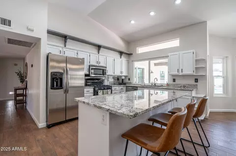 Kitchen - 4407 E Le Marche Ave, Phoenix, AZ 85032 photo 3 of 5