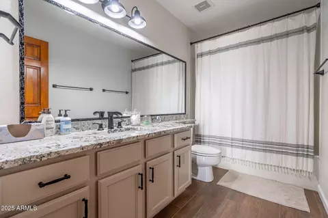 Bath - 4407 E Le Marche Ave, Phoenix, AZ 85032 photo 1 of 6