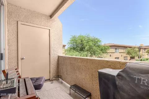 Exterior - 2134 E Broadway Rd #2007, Tempe, AZ 85282 photo 3 of 10