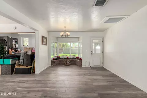 Living - 3101 E Campbell Ave, Phoenix, AZ 85016 photo 3 of 6