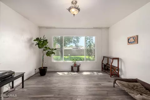 Living - 3101 E Campbell Ave, Phoenix, AZ 85016 photo 6 of 6