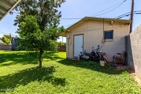 Exterior - 3101 E Campbell Ave, Phoenix, AZ 85016 photo 7 of 8