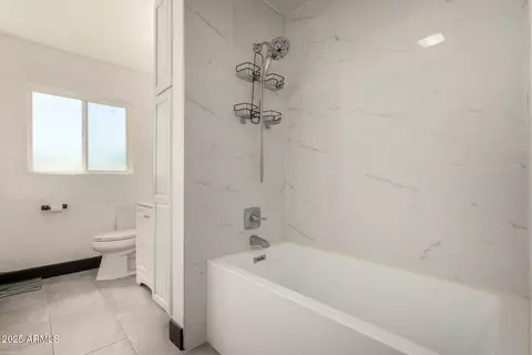 Bath - 3101 E Campbell Ave, Phoenix, AZ 85016 photo 2 of 3