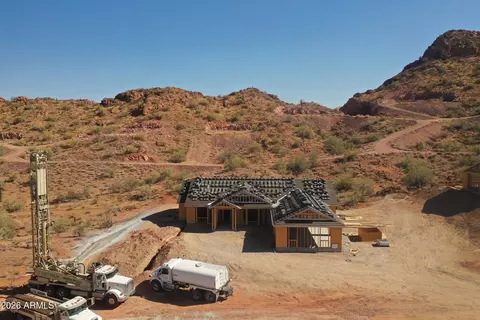 1635 W Arrowhead Ln, San Tan Valley, AZ 85143
