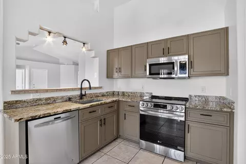 Kitchen - 9425 Ensenada St, Mesa, AZ 85207 photo 2 of 3