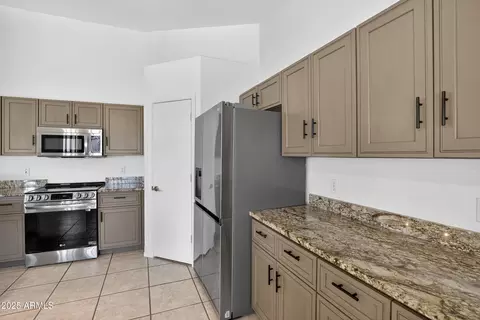 Kitchen - 9425 Ensenada St, Mesa, AZ 85207 photo 3 of 3
