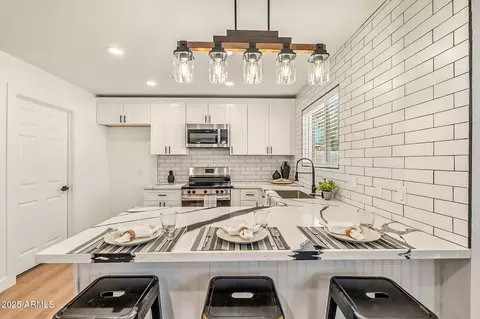 Kitchen - 6254 E Indigo St, Mesa, AZ 85205 photo 5 of 6