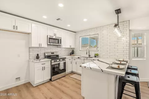 Kitchen - 6254 E Indigo St, Mesa, AZ 85205 photo 2 of 6