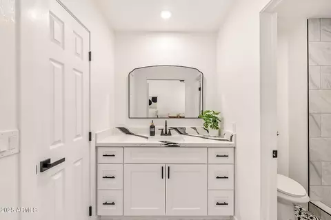 Bath - 6254 E Indigo St, Mesa, AZ 85205 photo 3 of 7