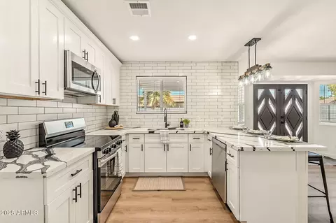 Kitchen - 6254 E Indigo St, Mesa, AZ 85205 photo 3 of 6