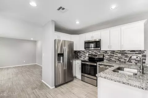 Kitchen - 4623 E Pershing Ave, Phoenix, AZ 85032 photo 1 of 2