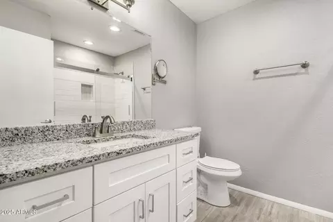Bath - 4623 E Pershing Ave, Phoenix, AZ 85032 photo 2 of 3