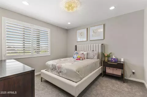 Bedroom - 5945 E Salter Dr, Phoenix, AZ 85054 photo 2 of 5