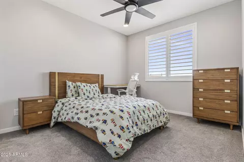 Bedroom - 5945 E Salter Dr, Phoenix, AZ 85054 photo 3 of 5