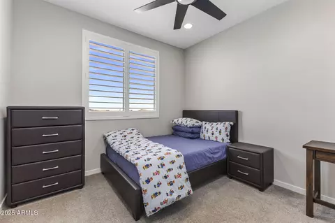 Bedroom - 5945 E Salter Dr, Phoenix, AZ 85054 photo 4 of 5