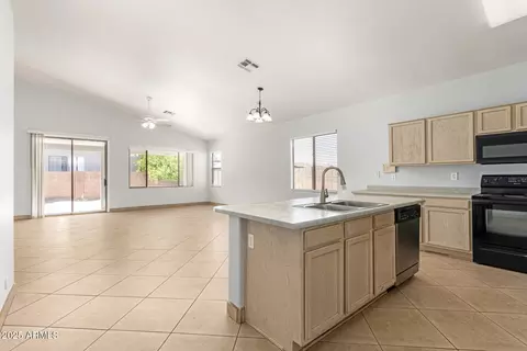 6541 W Cordes Rd, Phoenix, AZ 85043 photo 10