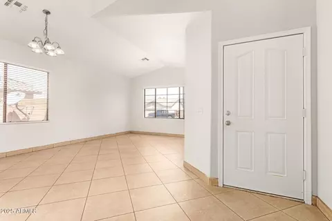 6541 W Cordes Rd, Phoenix, AZ 85043 photo 4