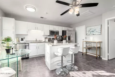 Kitchen - 3511 E Baseline Rd #1074, Phoenix, AZ 85042 photo 4 of 6