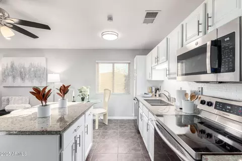 Kitchen - 3511 E Baseline Rd #1074, Phoenix, AZ 85042 photo 6 of 6