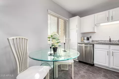 Dining - 3511 E Baseline Rd #1074, Phoenix, AZ 85042 photo 1 of 1