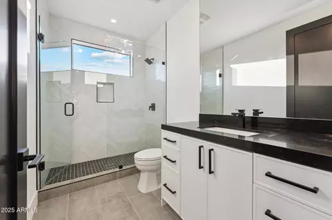 Bath - 4546 E Glenrosa Ave, Phoenix, AZ 85018 photo 8 of 8