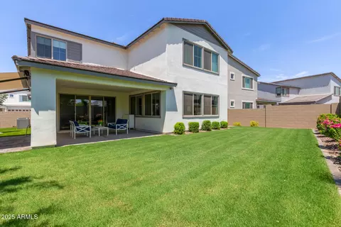 Exterior - 1479 E Rakestraw Ln, Gilbert, AZ 85298 photo 9 of 19