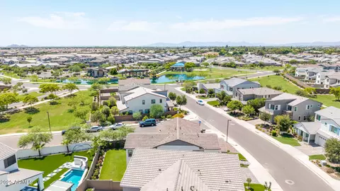 View/Area - 1479 E Rakestraw Ln, Gilbert, AZ 85298 photo 7 of 15