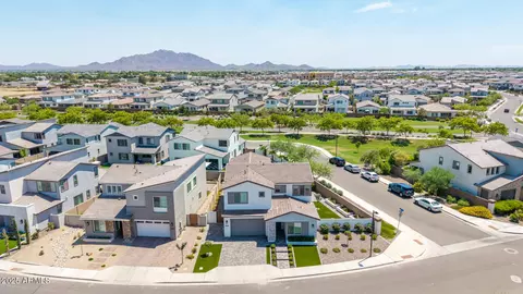 View/Area - 1479 E Rakestraw Ln, Gilbert, AZ 85298 photo 1 of 15