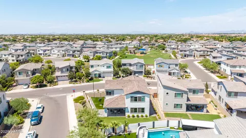 View/Area - 1479 E Rakestraw Ln, Gilbert, AZ 85298 photo 5 of 15